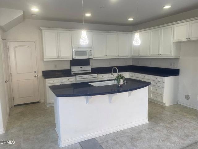 Building Photo - 3630 Dunkirk Dr