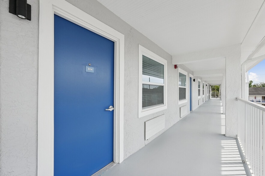 Building Photo - Parkview Village