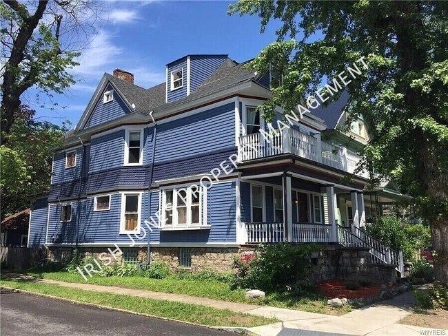 Building Photo - 496 W Ferry St
