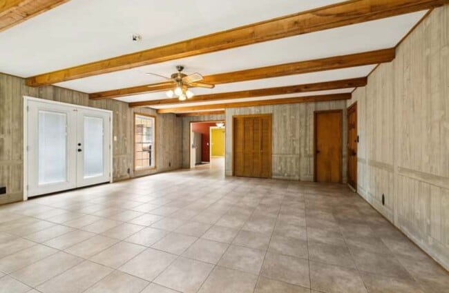 Building Photo - Very large 4 bedroom ranch in Donelson, TN...