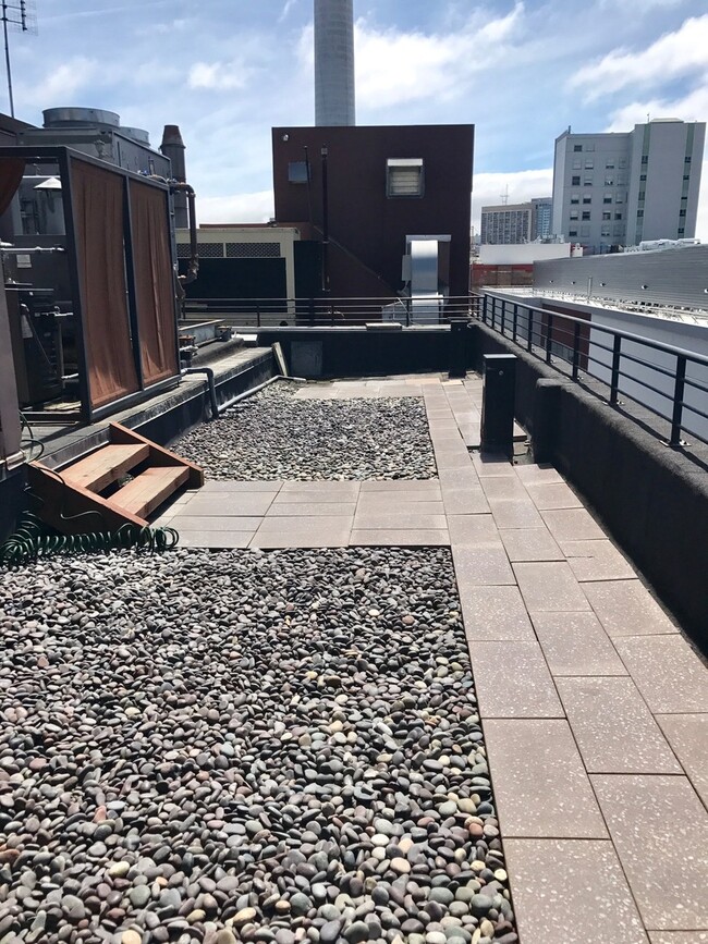 Building Photo - Mint Plaza Loft - Roof Deck & Pet Friendly...