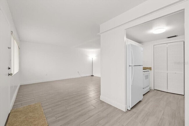 Building Photo - 1235 S Highland Ave