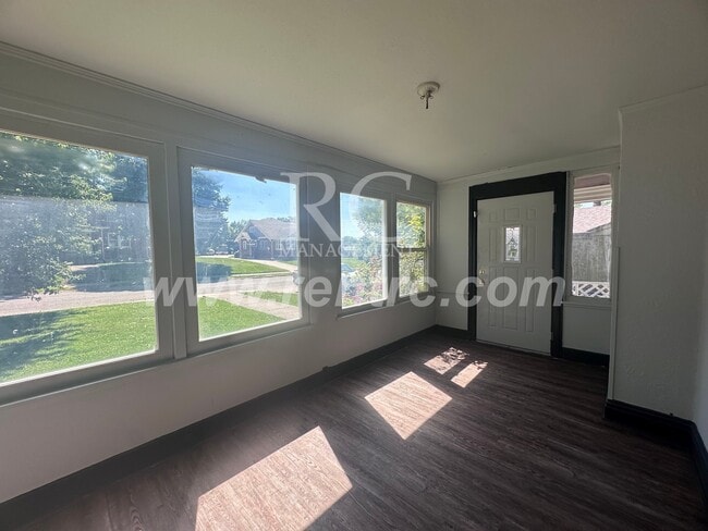 Building Photo - 1434 Walnut-