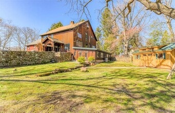 Building Photo - 27 Pippen Pl