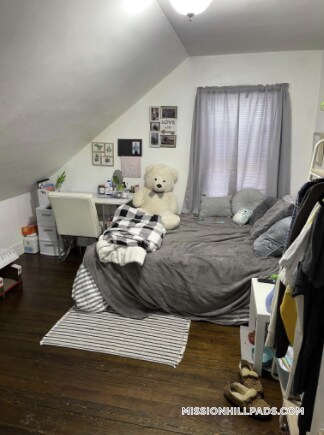 Building Photo - 40-42 Hillside St.