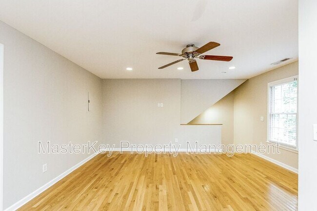 Building Photo - 105 Woodshire Ln