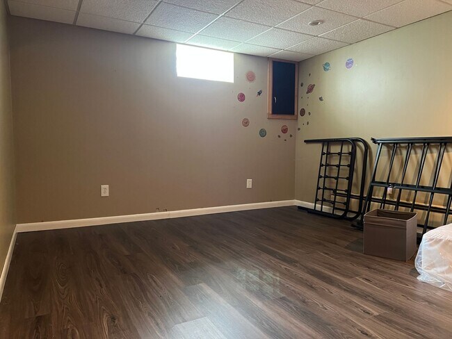 Building Photo - 743 Lander Rd