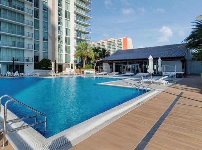 Building Photo - 330 Sunny Isles Blvd