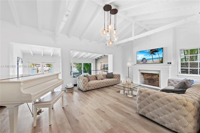 Building Photo - 253 N Coconut Ln