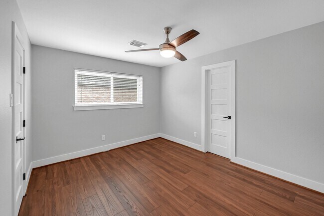 Building Photo - 4738 Whispering Falls Dr