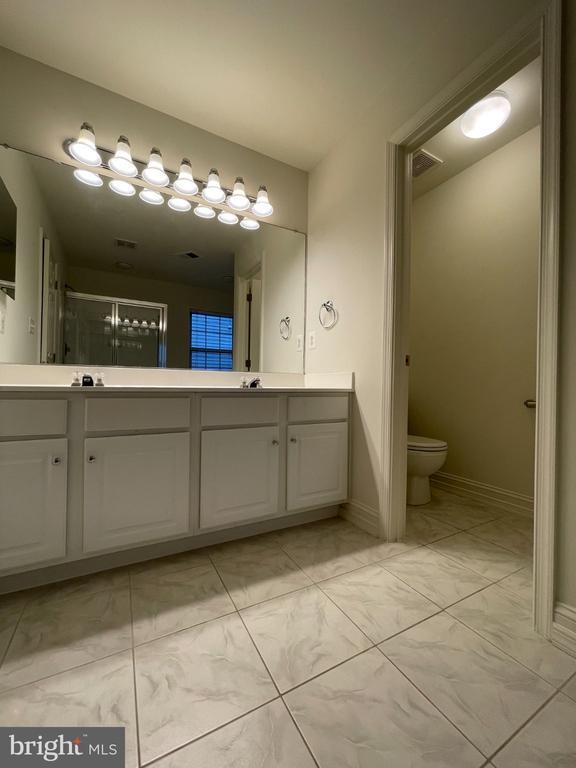 Building Photo - 6256 Shackelford Terrace