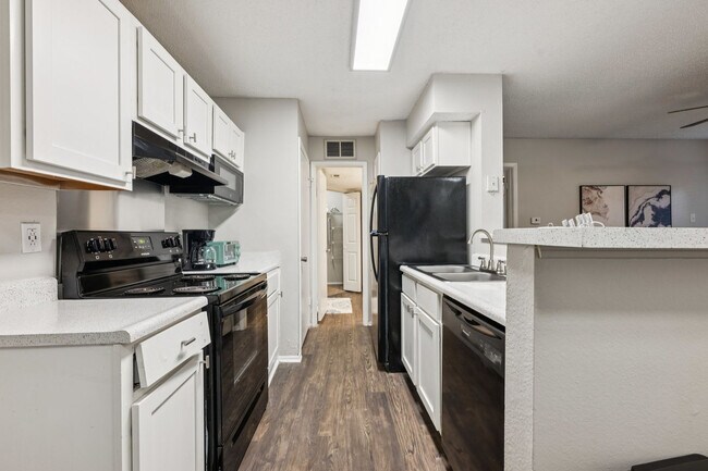 Building Photo - 3784 University Dr NW