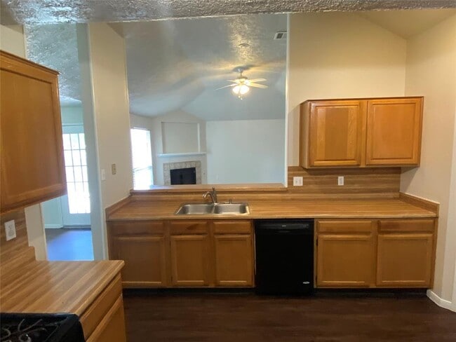 Building Photo - 1608 Pigeon Forge Rd