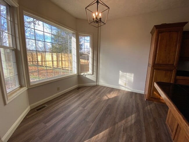 Building Photo - 5117 S Nettleton Ave