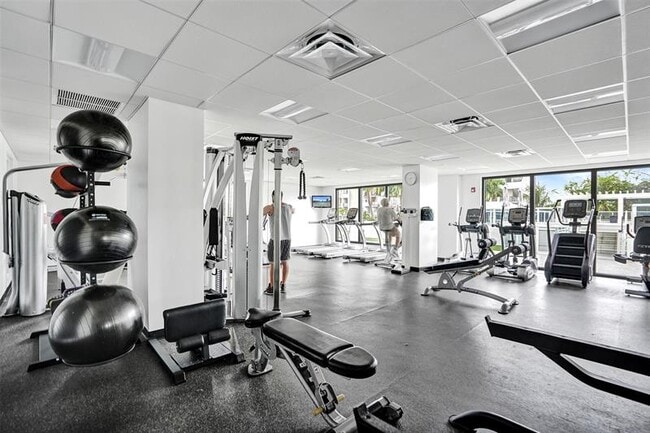 Building Photo - 3015 N Ocean Blvd