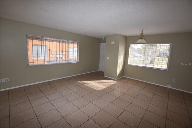 Building Photo - 3213 Split Willow Dr