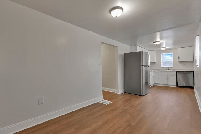 Building Photo - 280 1/2-85-82 S Wheatland Ave