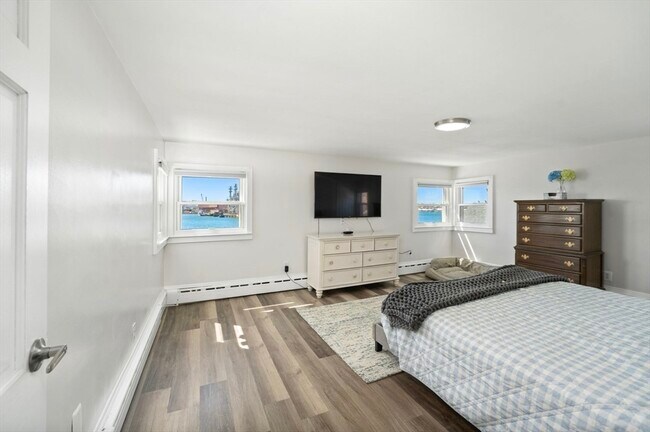Building Photo - 53 St Germain St