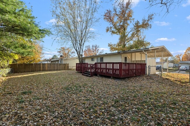 Building Photo - 695 Charvel Dr