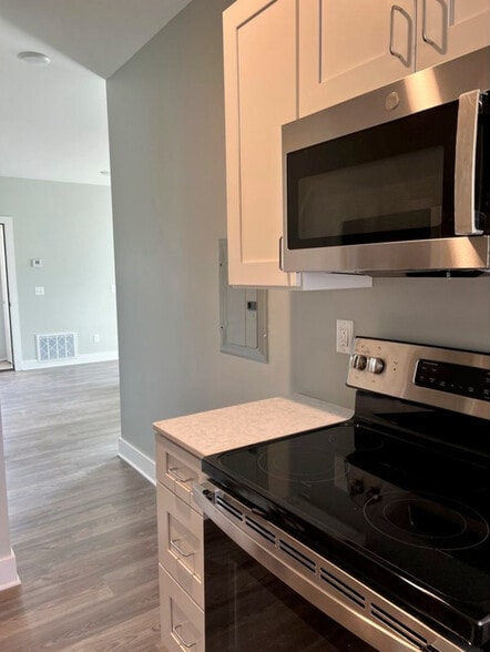 Building Photo - Whitesand Property Management