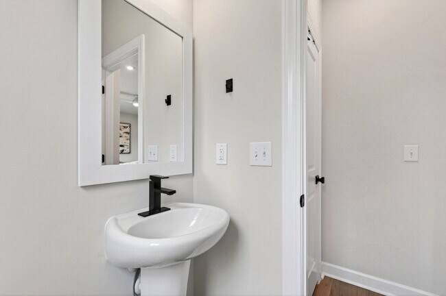 Building Photo - 4730 Cypress Tree Ln