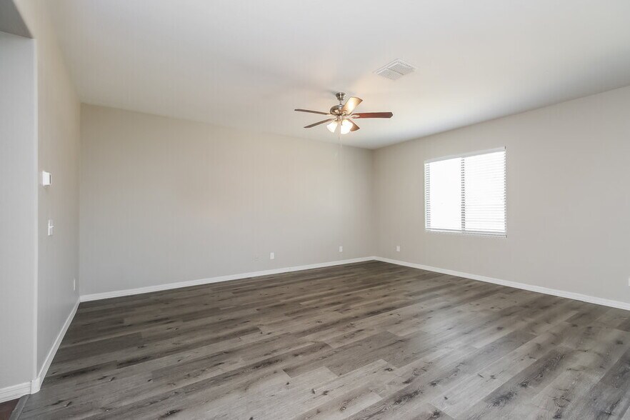 Building Photo - 4208 S 82nd Ln