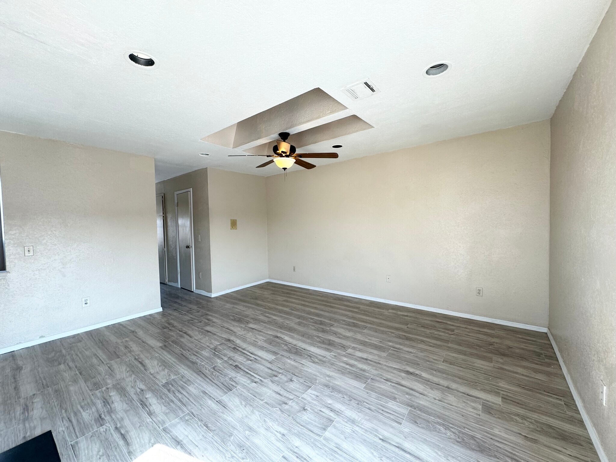 Building Photo - 401 NE 115th St