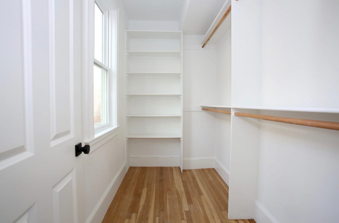 Walk-in closet - 15 Lanark Rd
