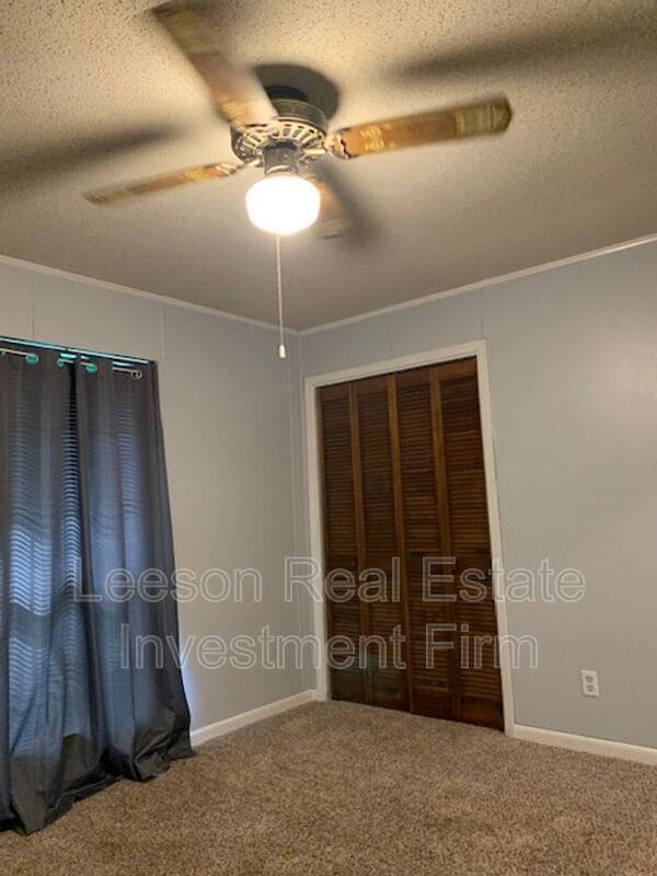 Building Photo - 302 Avenida Dr