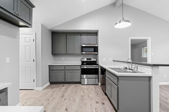 Building Photo - 10922 Village Trail Dr