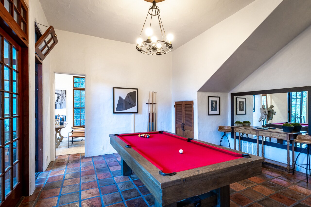 Pool table stays - 2942 Passmore Dr