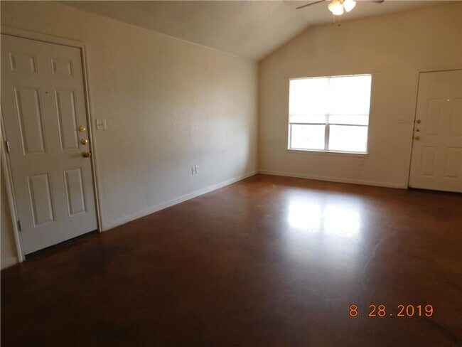 Building Photo - 1202 Cavalry Ln