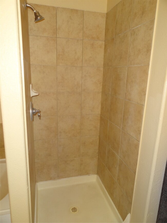 Building Photo - 1554 Stone Vlg Dr