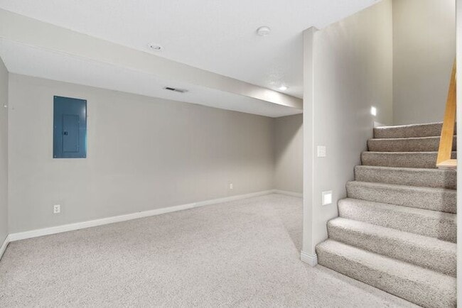 Building Photo - $2,500 | 4 Bedroom, 3.5 Bathroom Multi Flo...