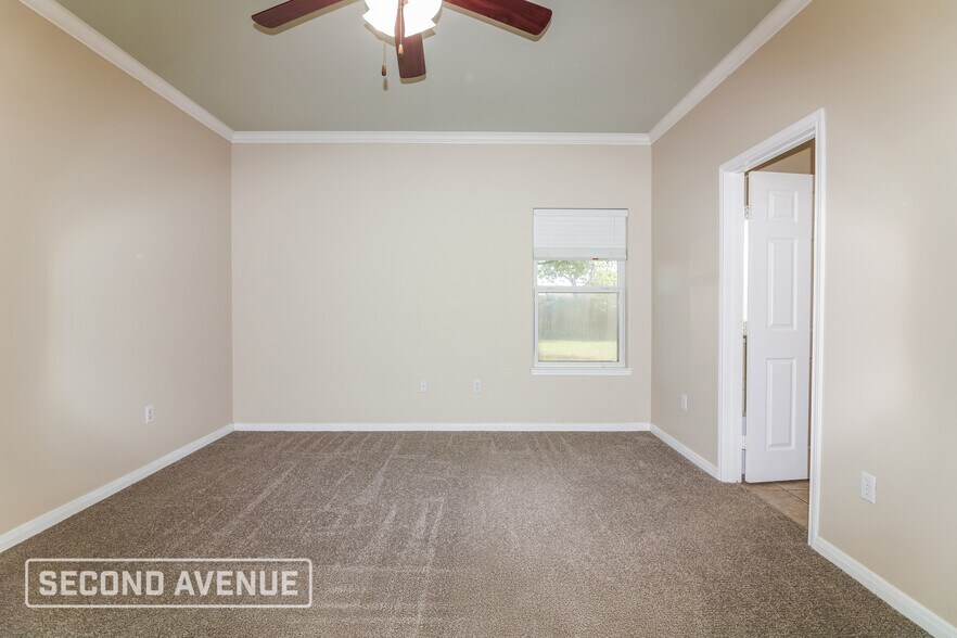 Building Photo - 1117 Livermore St