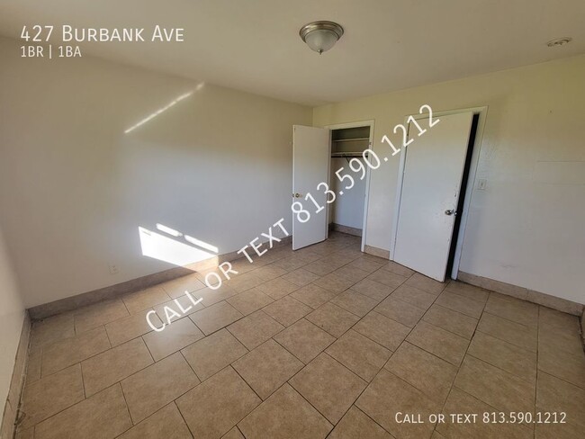 Building Photo - 1 bed 1 bath Cute Lakeland Apartment