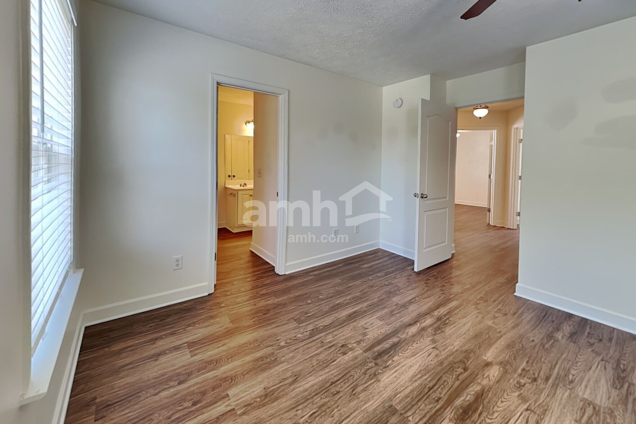 Building Photo - 1504 Beaconcrest Cir