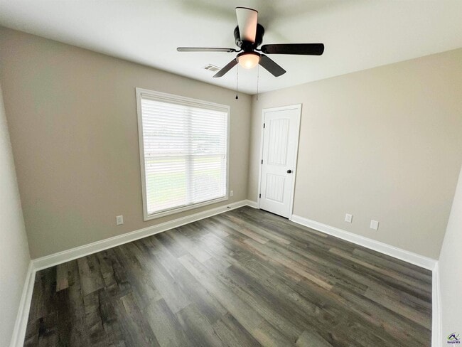 Building Photo - 202 Gunnison Way