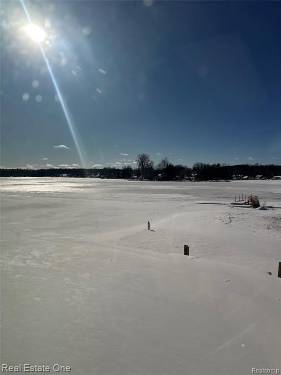 Building Photo - 1982 S Ortonville Rd