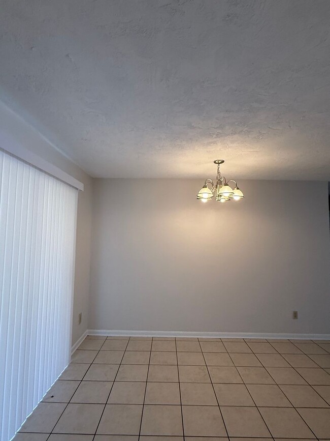 Building Photo - Melbourne Beach 2 Bedrooms 1 bath