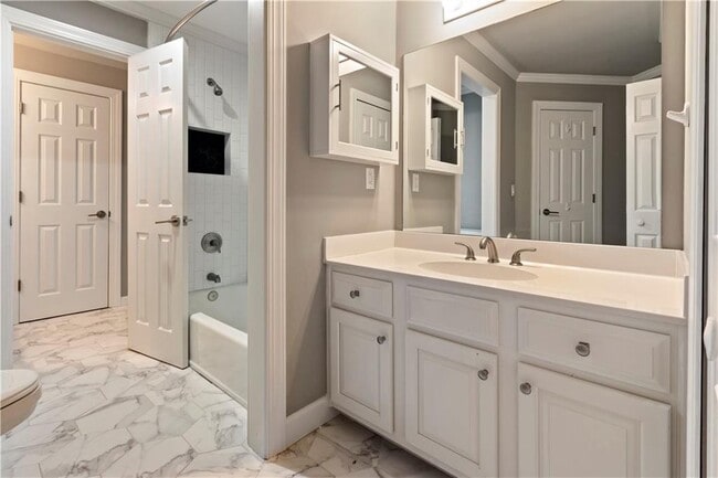 Building Photo - 3239 Mill Chase Cir SE