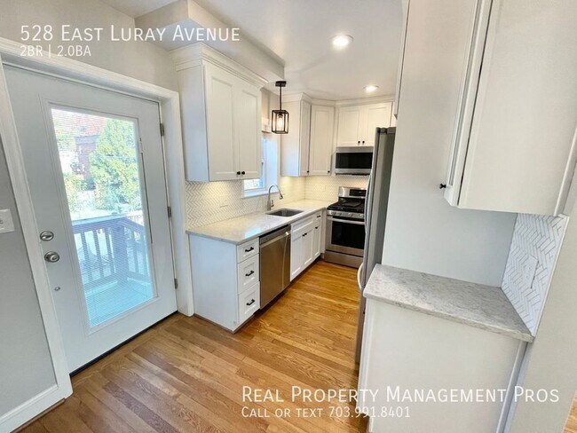 Building Photo - 528 E Luray Ave