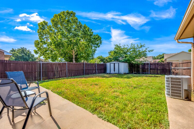 Building Photo - 5604 Perrin St