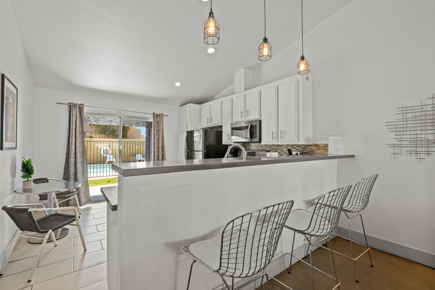 Building Photo - 41500 Maroon Town Dr