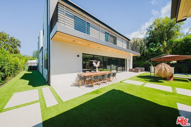 Building Photo - 5141 Varna Ave