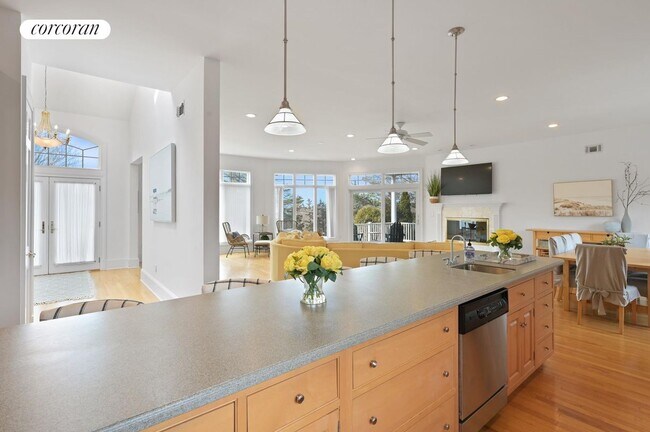 Building Photo - 17 Oceanview Dr