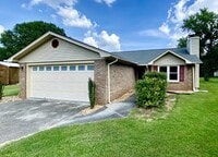 Building Photo - 1/2 off one month* "Spacious 3-Bedroom Retreat with 2 Full Baths in Peaceful Meridianville!"
