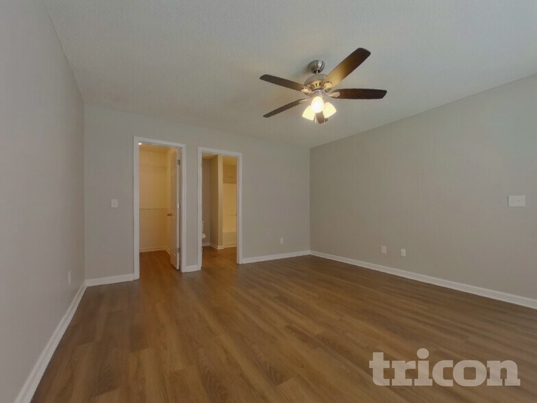 Building Photo - 2048 Lake Carolina Dr