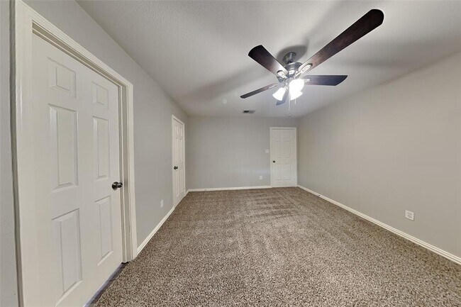 Building Photo - 10103 Golden Meadow Dr