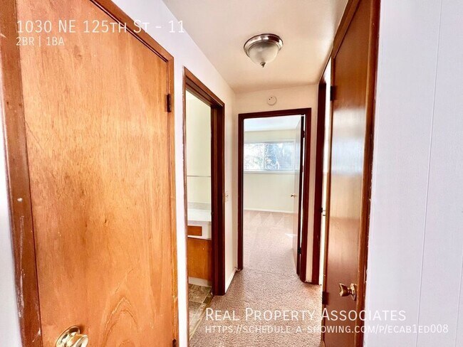 Building Photo - 1030 NE 125th St